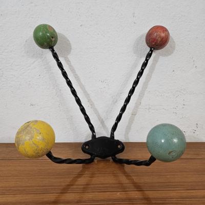 1 porte manteau 4 boules couleurs