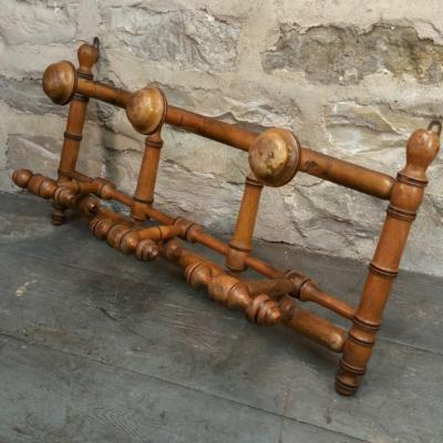 1 porte manteau bois tourne