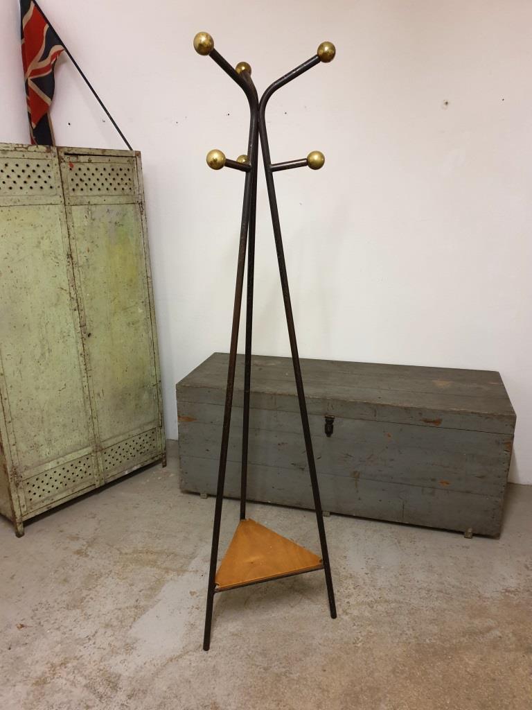 1 porte manteau d atelier
