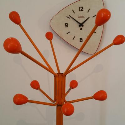 1 porte manteau orange