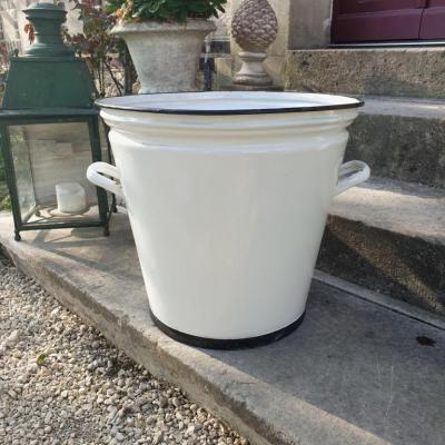 1 pot emaille blanc