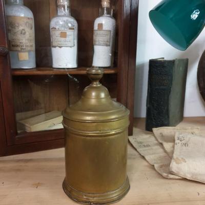 1 pot en cuivre jaune
