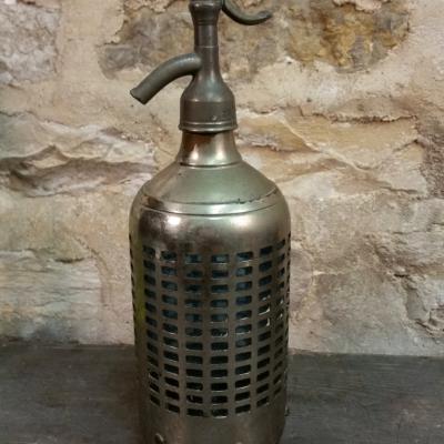 1 siphon cage