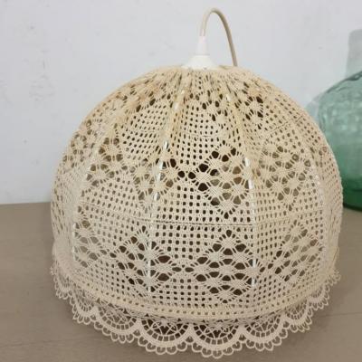 1 suspension en dentelle