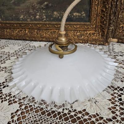 1 suspension opaline blanche plissee