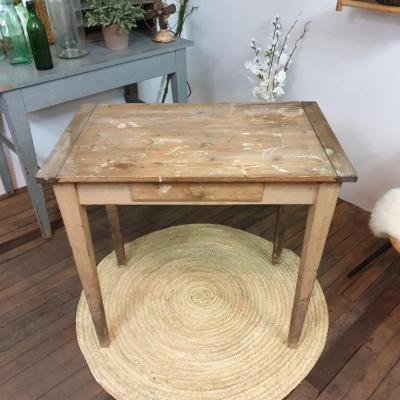 1 table d appoint bois naturel brut