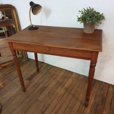 1 table d appoint en bois