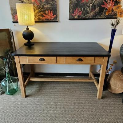 Table - Bureau