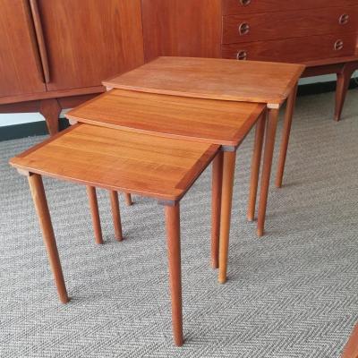 1 tables gigognes