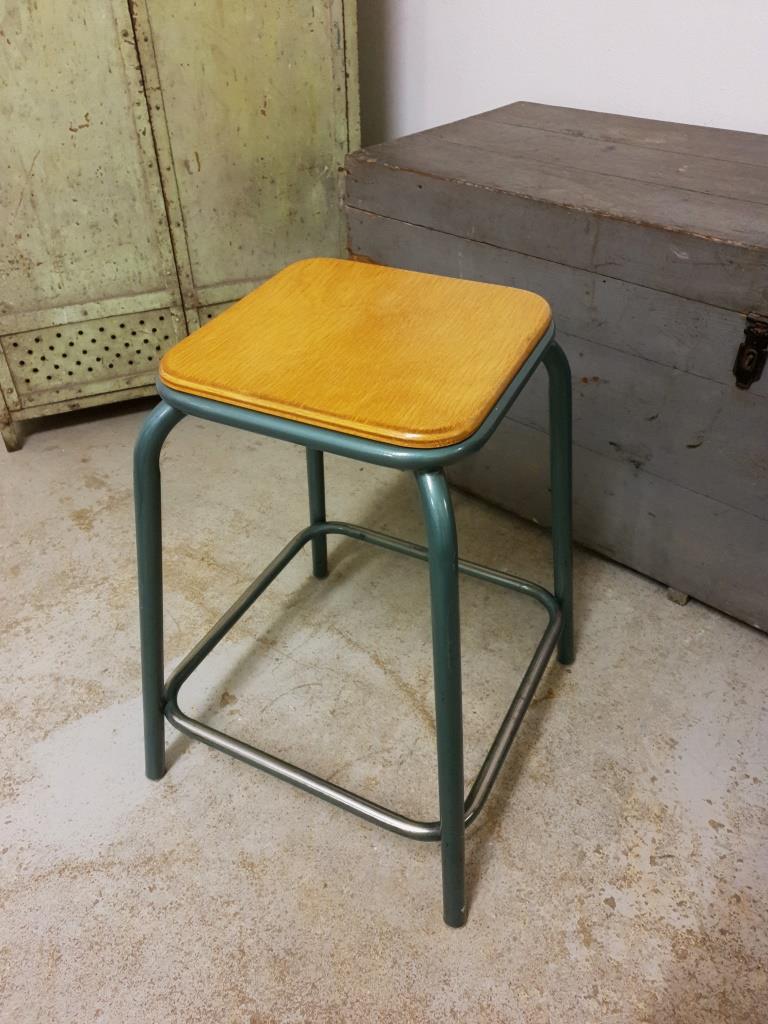 1 tabouret d atelier 1