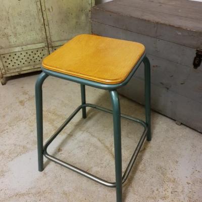 1 tabouret d atelier 1