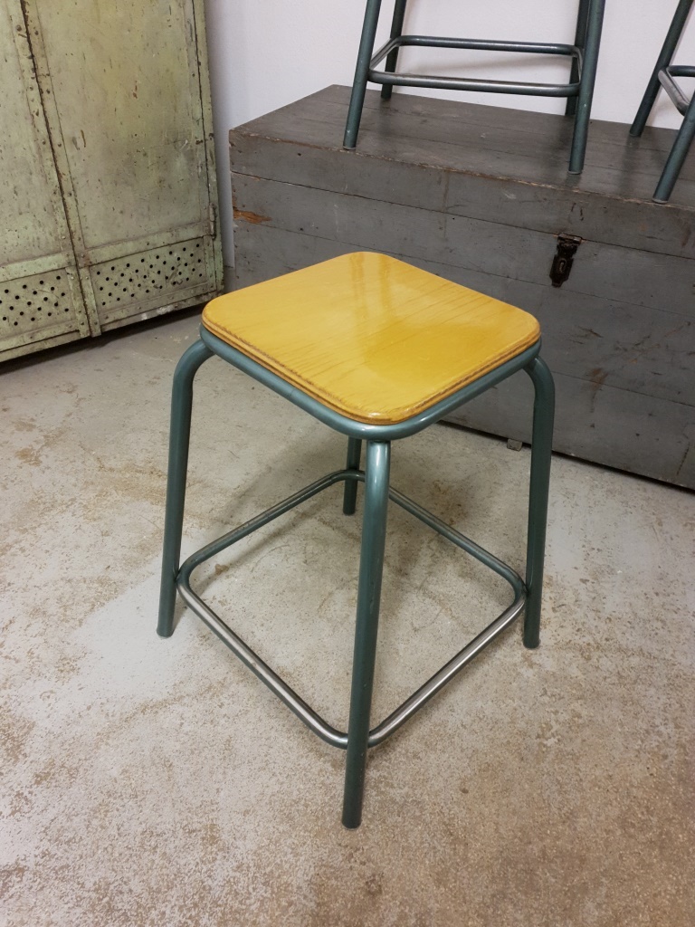 1 tabouret d atelier 3