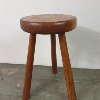 1 tabouret tripode en pin 2