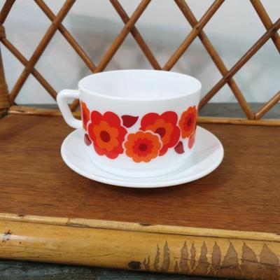 1 tasse et soucoupe lotus rouge