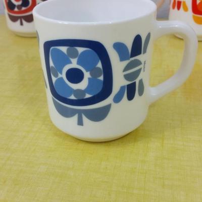1 tasse mobil bleue