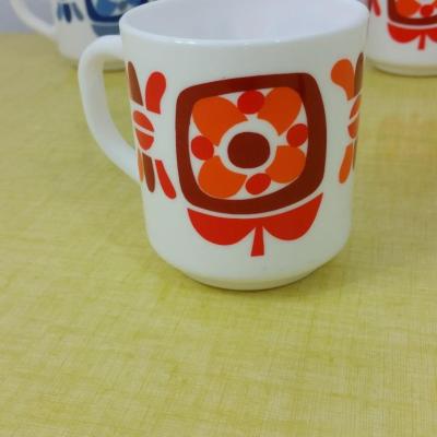1 tasse mobil rouge 1