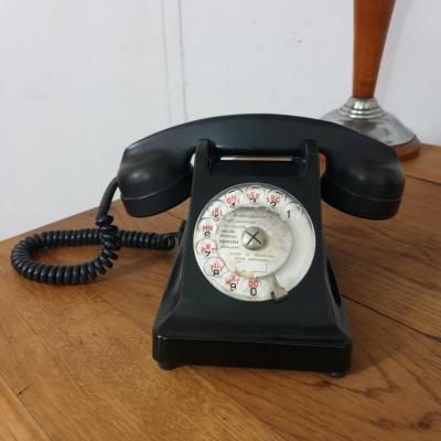 1 telephone bakelite noir