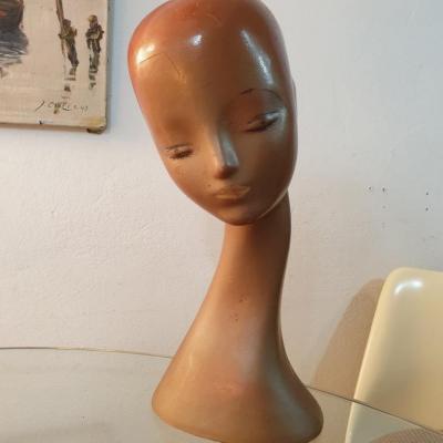 1 tete de mannequin porte chapeau