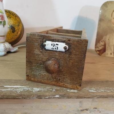 1 tiroir en bois plaque emaillee