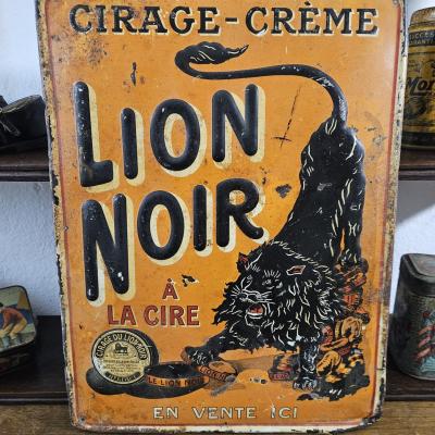 Tôle Lion Noir