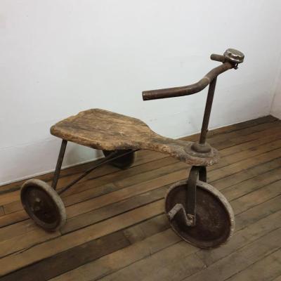 1 tricycle