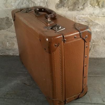 1 valise marron 60