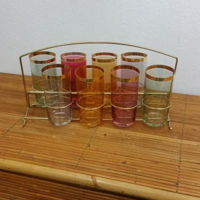 1 verres fins et serviteur dore