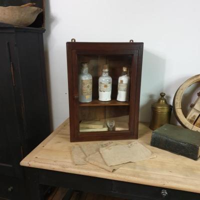 1 vitrine en chene