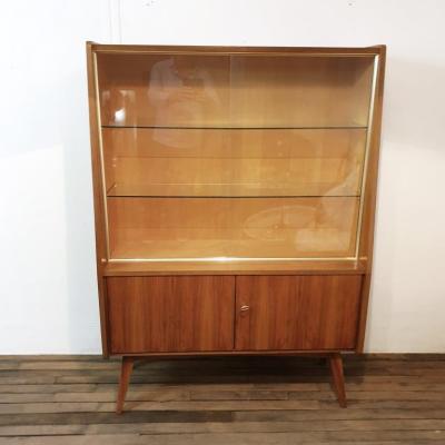 1 vitrine pieds compas