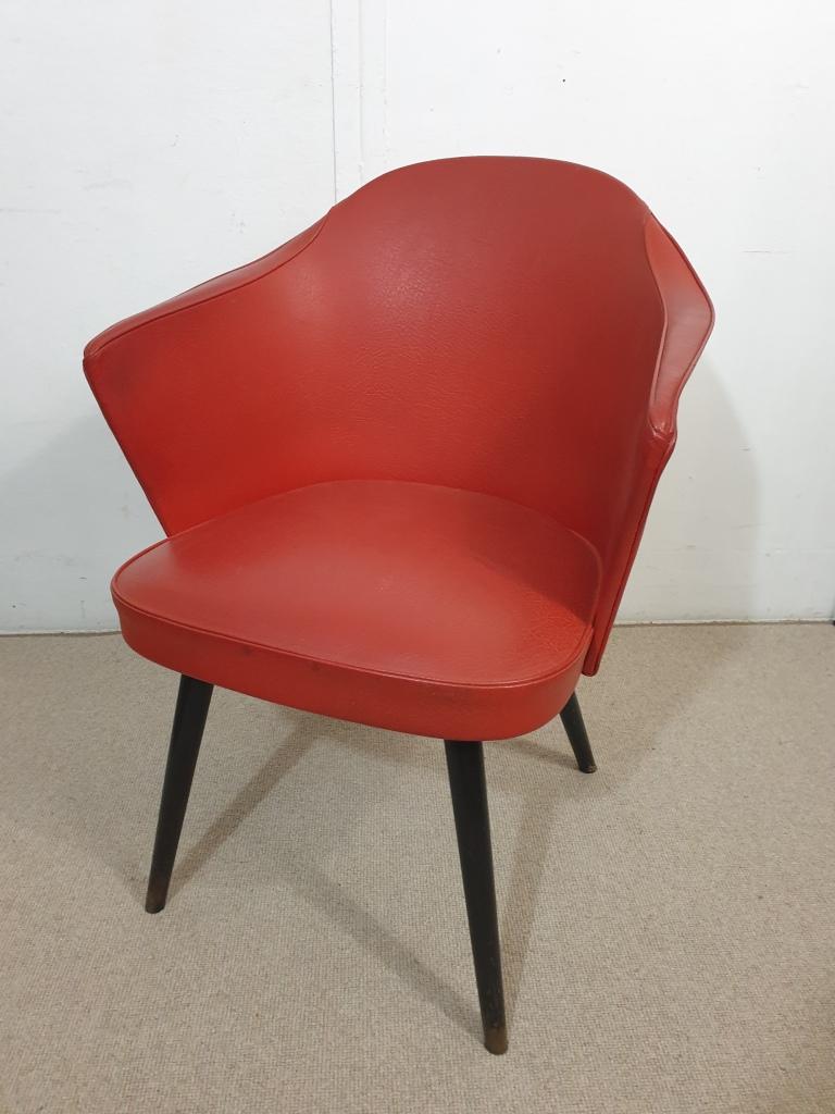 10 fauteuil thonet en cuir rouge