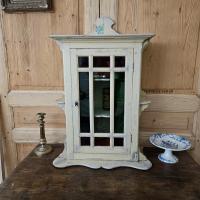 10 meuble a suspendre porte vitree