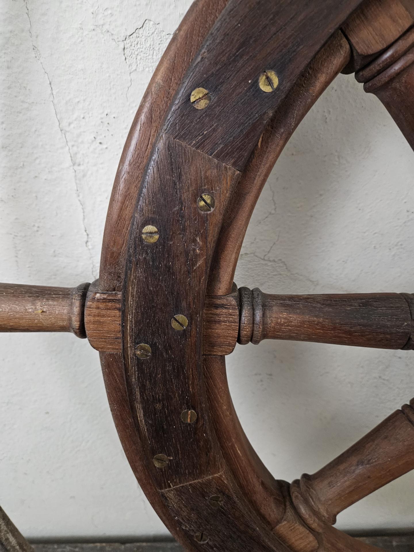 Recherche : grande barre a roue de navire en laiton circa 1920 | Antiquites en France Recherche : grande barre a roue de navire en laiton circa 1920 | Antiquites en France