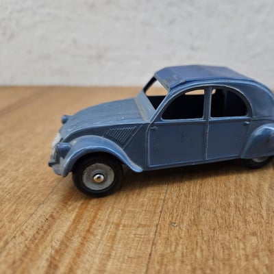 2 2 cv dinky toys