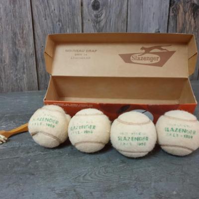 2 balles de tennis slazenger