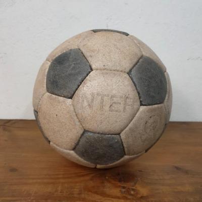 2 ballon de foot noir et blanc