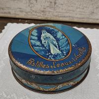2 booite de pastilles a l eau de la grotte