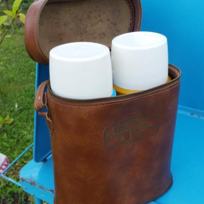 2 bouteilles thermos