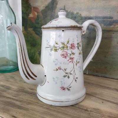 2 cafetiere emaillee blanche avec roses