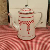 2 cafetiere emaillee blanche et rouge