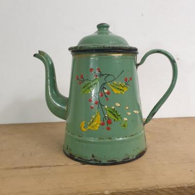 2 cafetiere emaillee verte avec houx