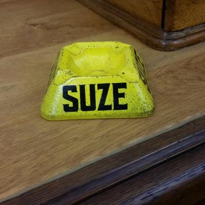 2 cendrier suze