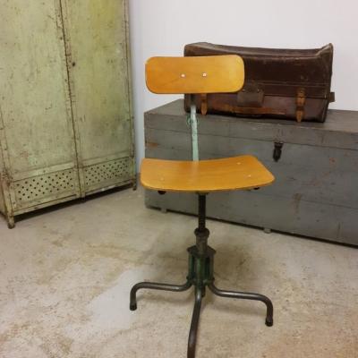2 chaise d atelier