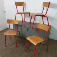 2 chaises d ecole rouge lot a