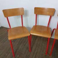 2 chaises d ecole rouge lot b