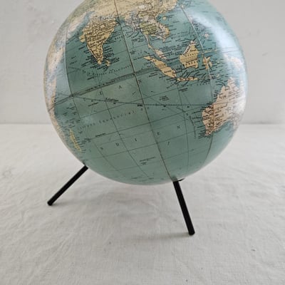 2 globe taride tripode