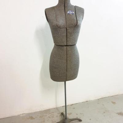 2 mannequin acme