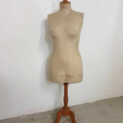 2 mannequin stockman 1