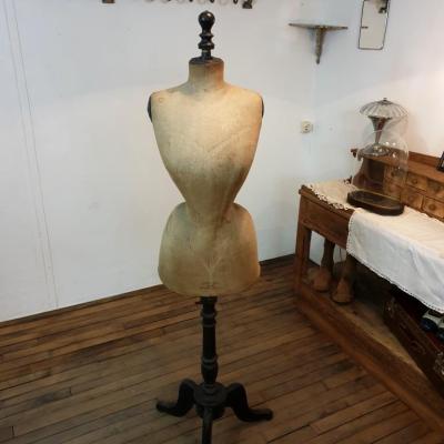 2 mannequin stockman 2