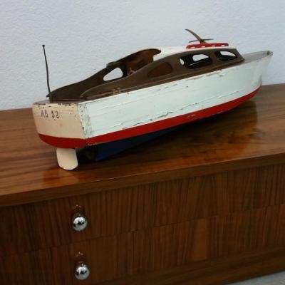 2 maquette de yacht