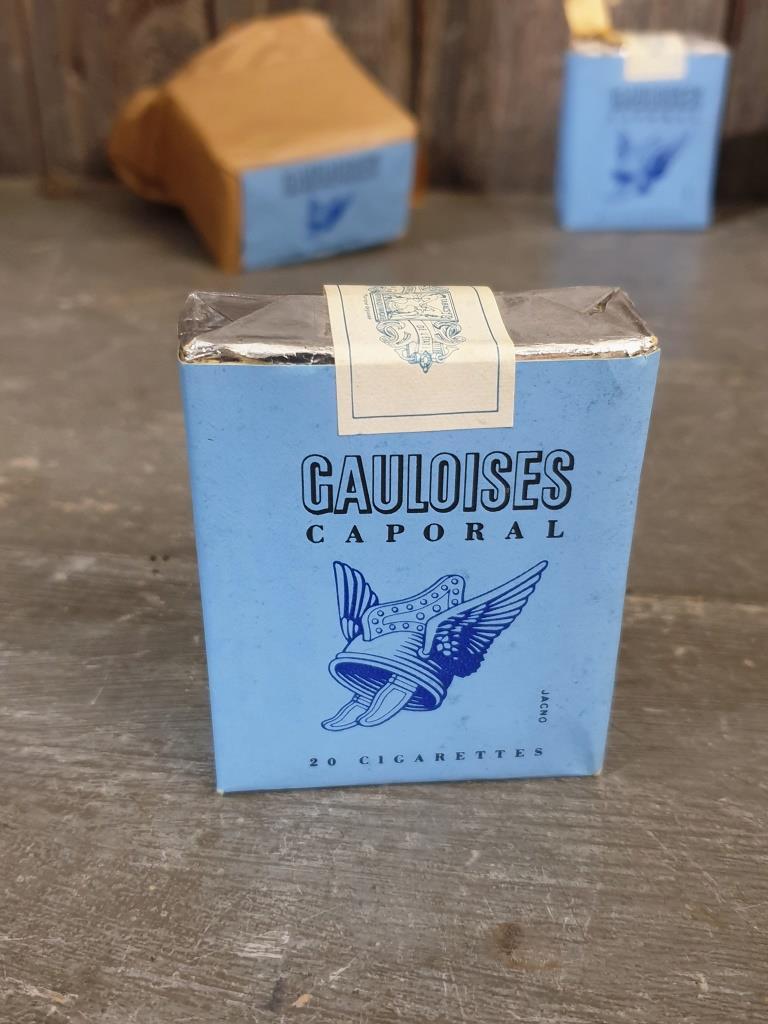 2 paquet de gauloises caporal